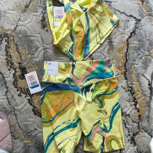 Nike set - Picture 2 of 2